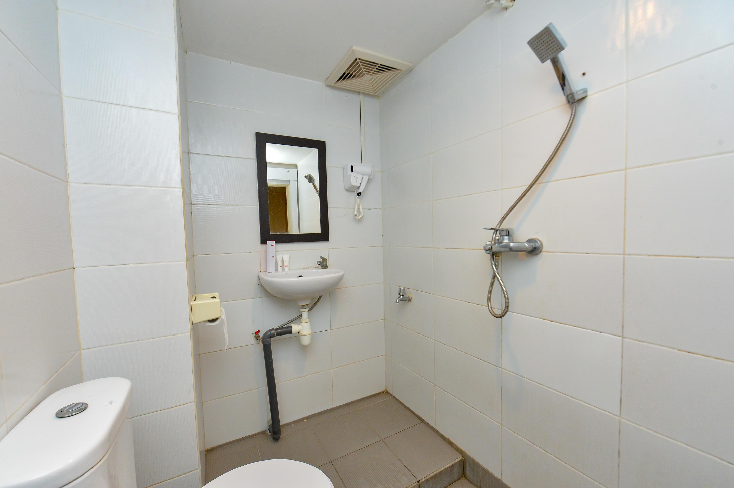 Oyo 2487 Sampurna Jaya Hotel Танджунг-Пінанг Екстер'єр фото